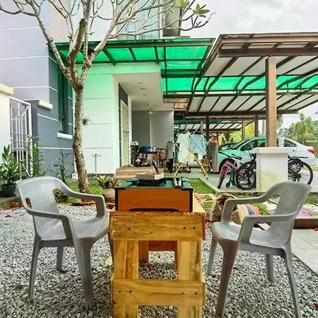 18 Home Team Family Gathering First Choice Skudai Exterior photo